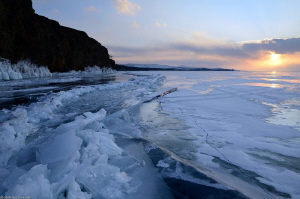 frozen sunset by Mathieu Foulquié 